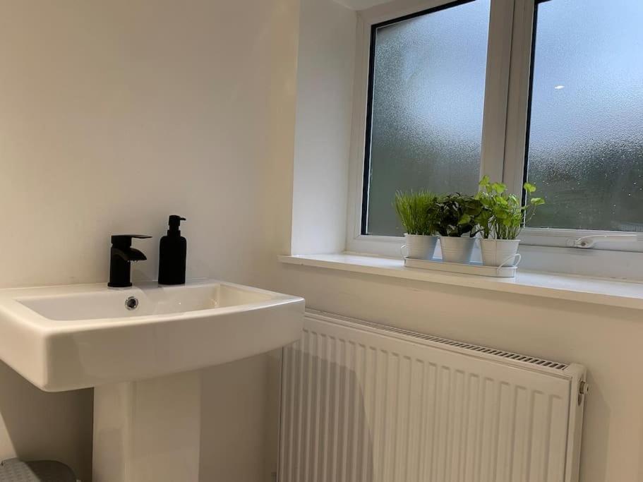 Modern 2 Bedroom Cottage Near Bike Park Wales. Merthyr Tydfil Luaran gambar